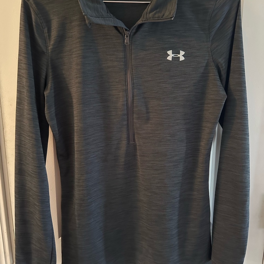 Under Armour  Gray Quarter-Zip  heat gear Pullover